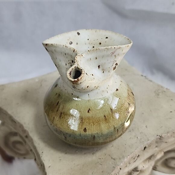 Pinched Speckled Pottery Vase - Picture 4 of 9
